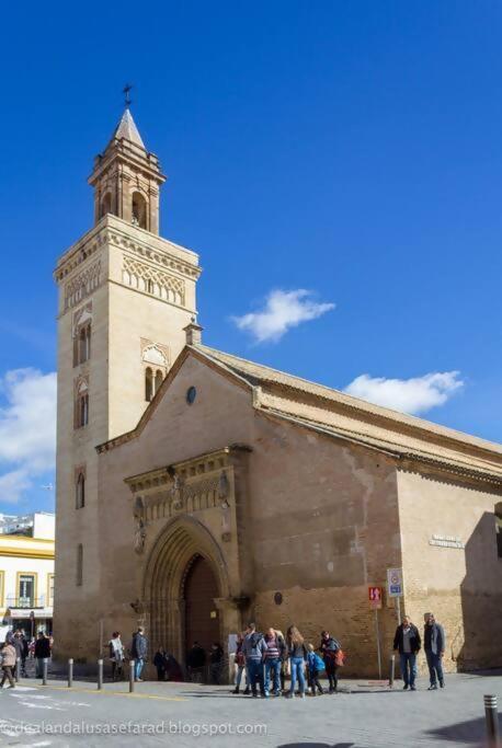 Enjoy Netflix Parking Segun Disponibilidad Appartement Sevilla Buitenkant foto